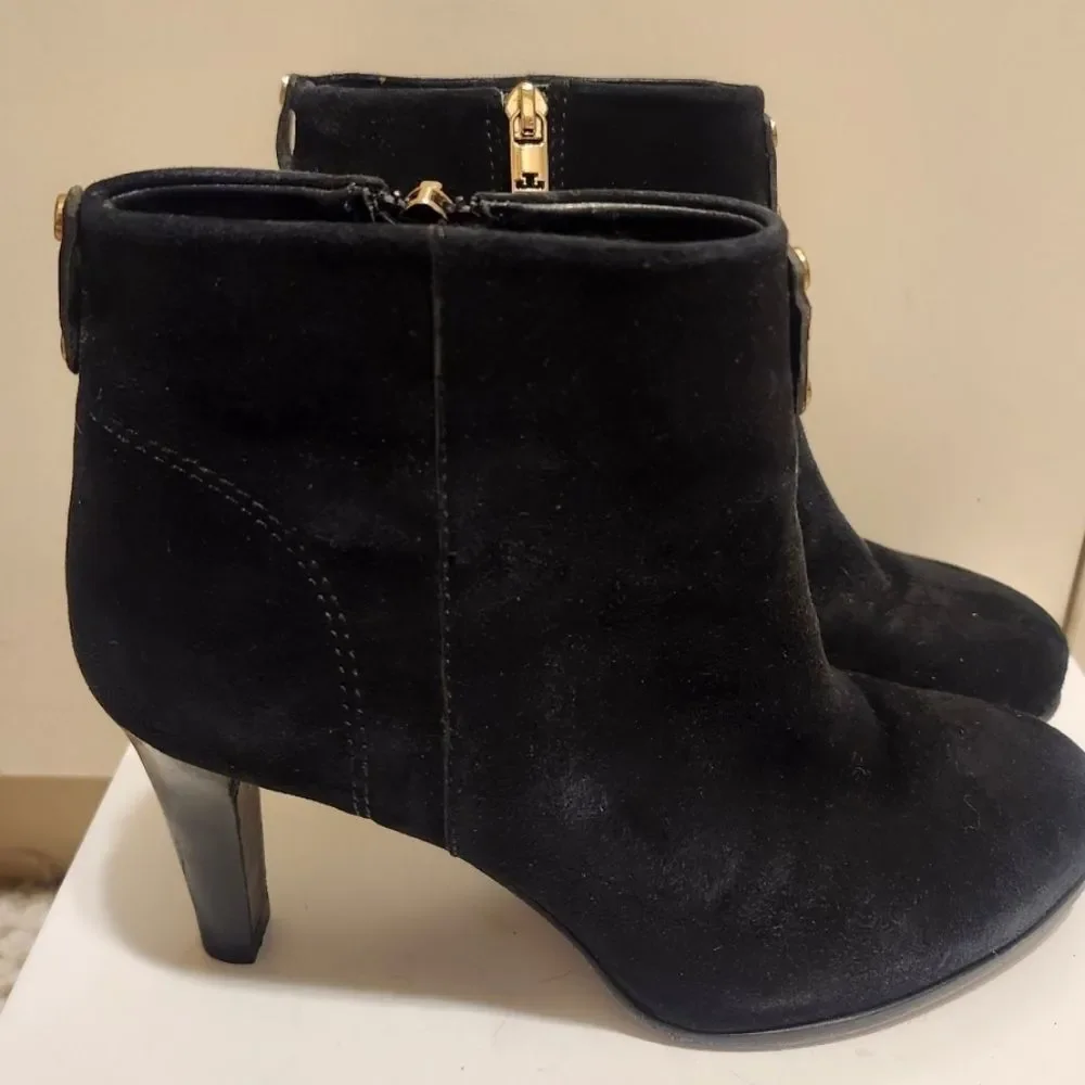 Tory Burch Luxe Black Suede Gold Zip Stiletto Ankle Boots Size 8 Retail $450